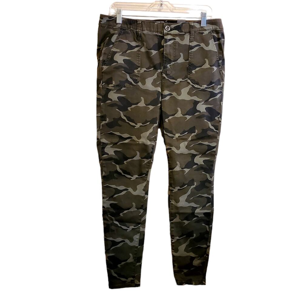 TORRID SKY HIGH SKINNY SIZE 18 CAMO TWILL PANT WITH SLIMMING COMPRESSION POCKETS